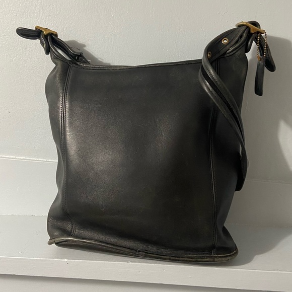 Vintage Black Coach Slim Duffle Sac - Picture 3 of 11